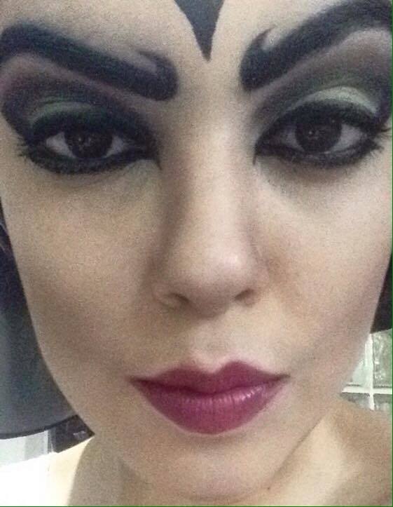 Make artística #RainhaMá  maquiagem designer de sobrancelhas micropigmentador(a) dermopigmentador(a) maquiador(a) depilador(a) estudante (esteticista)