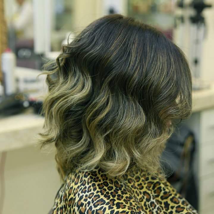 Cor: Ombre Hair em tom dourado
Corte: Long bob com finalização no baby liss
#lob #longbob #corte #cor #ombrehair cabelo cabeleireiro(a)