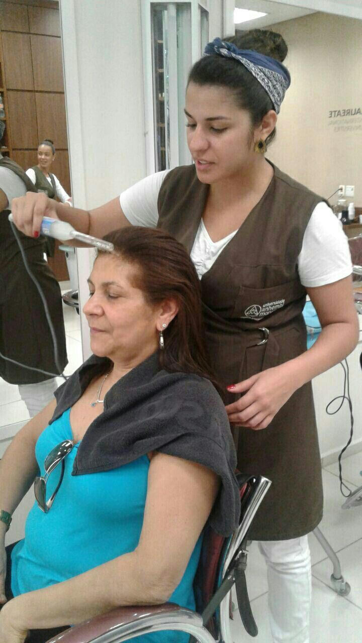 Terapia Capilar. Tratamento para queda de cabelo. cabelo 