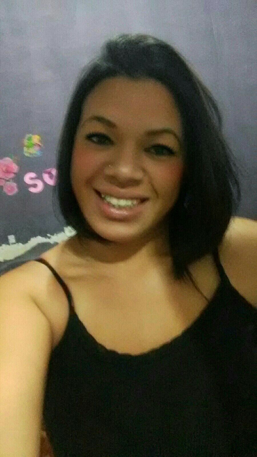 Corte em Chanel auxiliar cabeleireiro(a) escovista promotor(a) de vendas