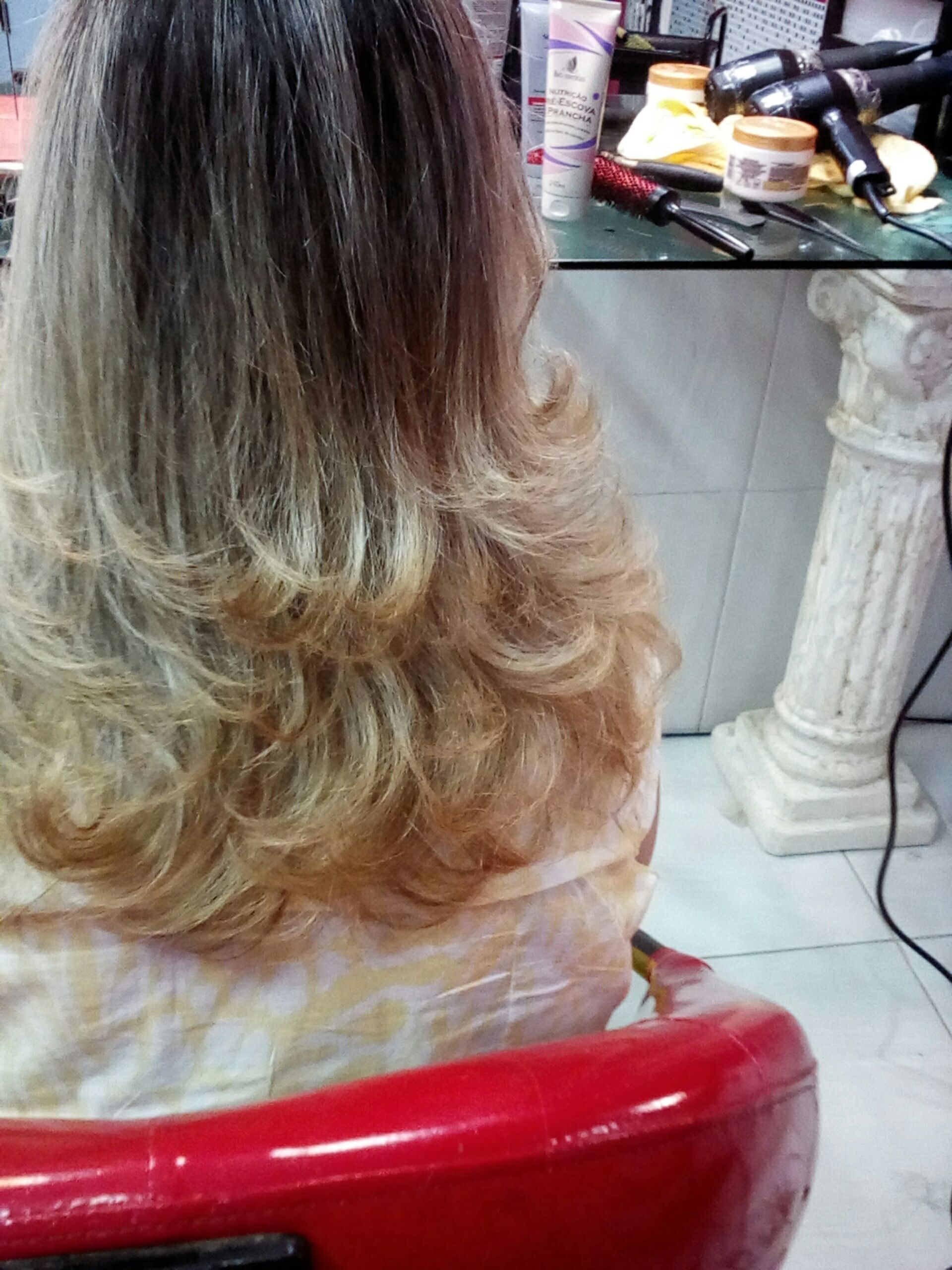 Corte e escova cabelo cabeleireiro(a)