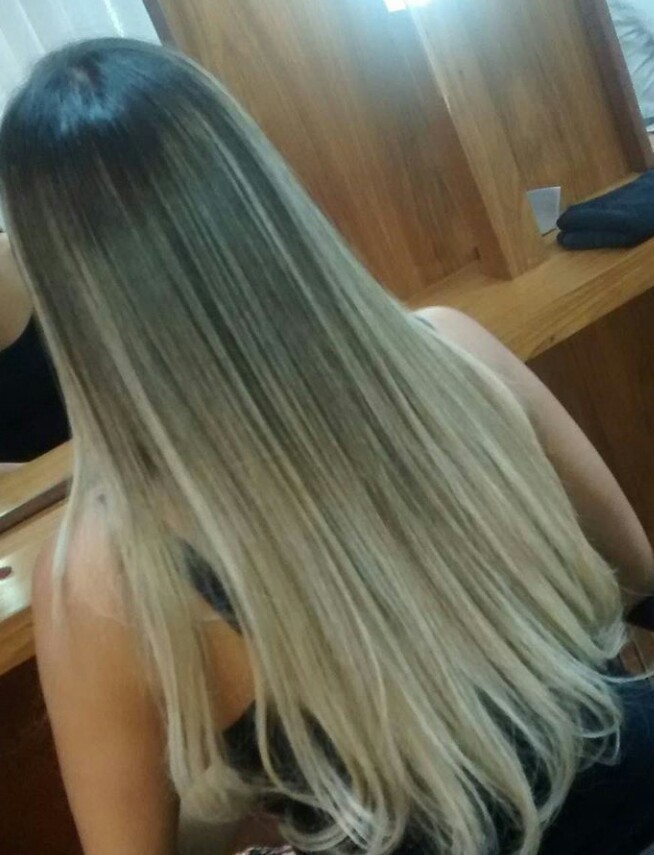 Ombre hair champagne, muito chic! #ombrehair #coresfrias #hair cabelo cabeleireiro(a)