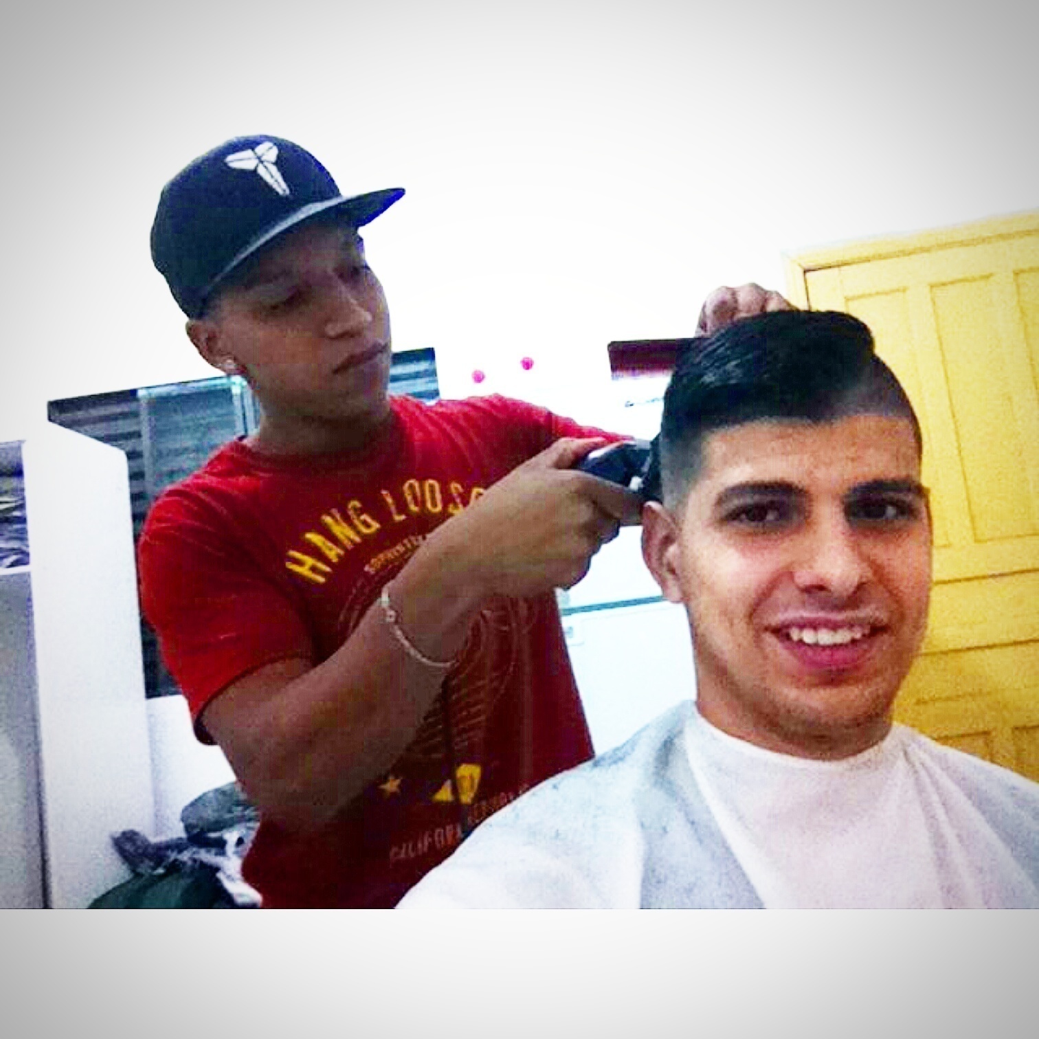 Corte moderno . corte do Cristiano Ronaldo um corte bem popular e q esta em alta . barbeiro(a)