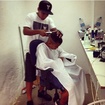 Começando um degrade ess foi meu primeiro corte onde tudo começou ,me orgulho muito dessa foto pois foi ai q comecei a amar a profissão,ao ver esse jovem saindo satisfeito e c um sorisso enorme no rosto *

Além de trabalharmos c a beleza trabalhamos c o sorriso pois a dedicação é q manda no prazer e na carreira*