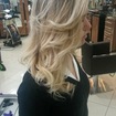 Mechas com pontas iluminadas by ThiagoSeguetto #mechas #luzes #loiro #perola 
