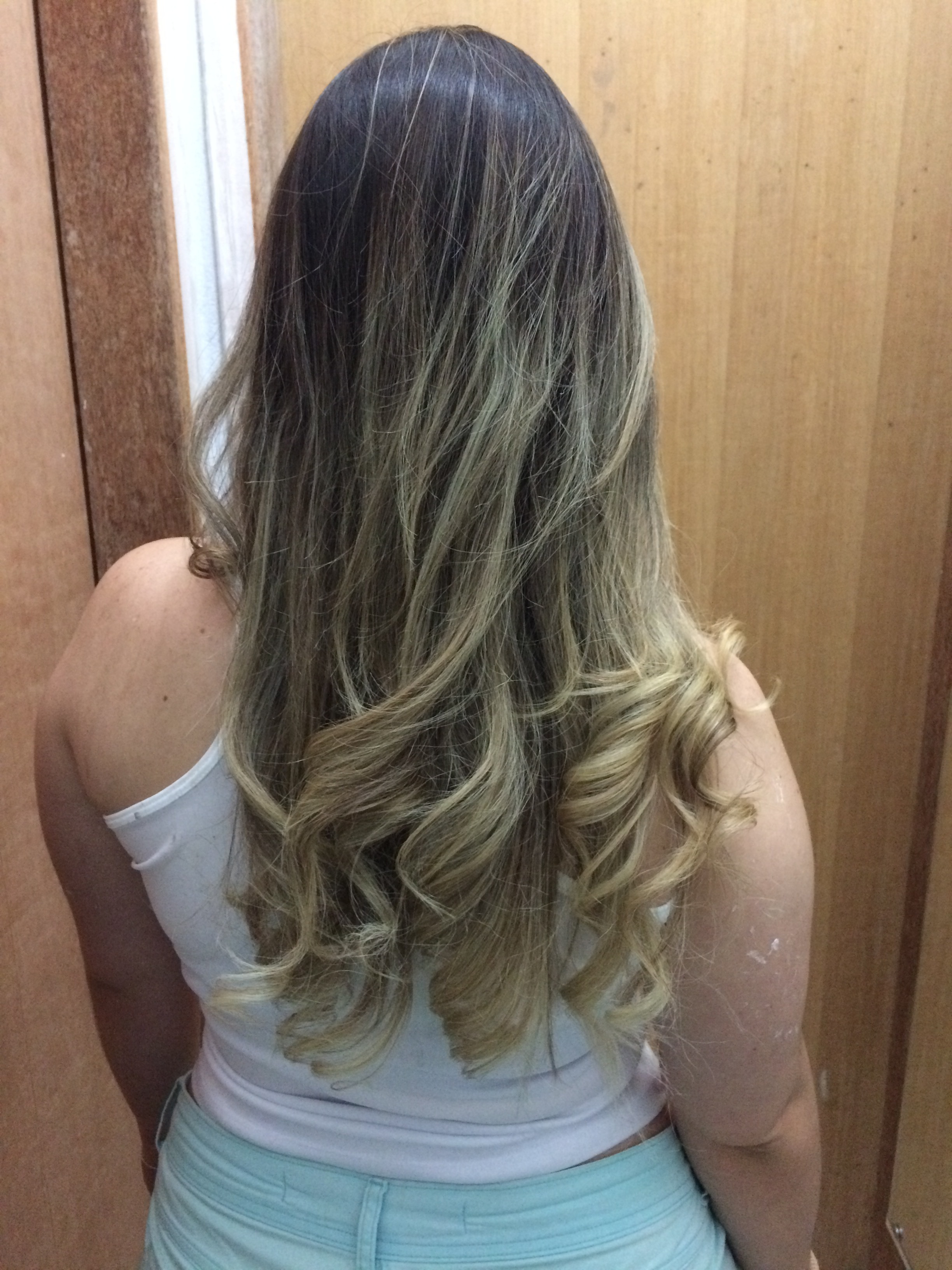 #ombrehair #blond #loiro #pontasiluminadas #perolablond #bythiagoseguetto cabelo auxiliar cabeleireiro(a)