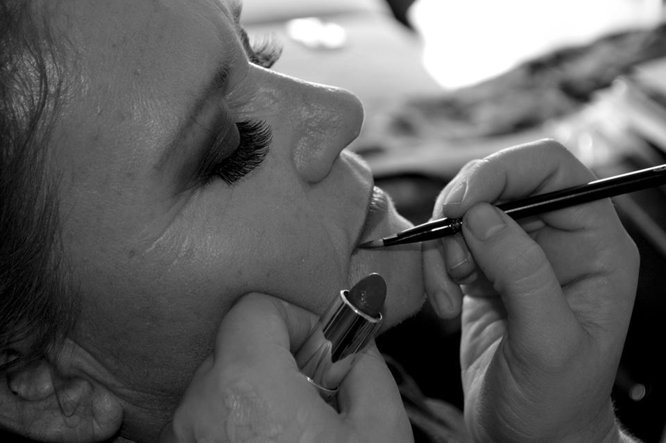 Make of  maquiagem maquiador(a) designer de sobrancelhas