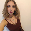 Formanda esfumado sem marcado em tons de nude

Cabelo com ondas e volume