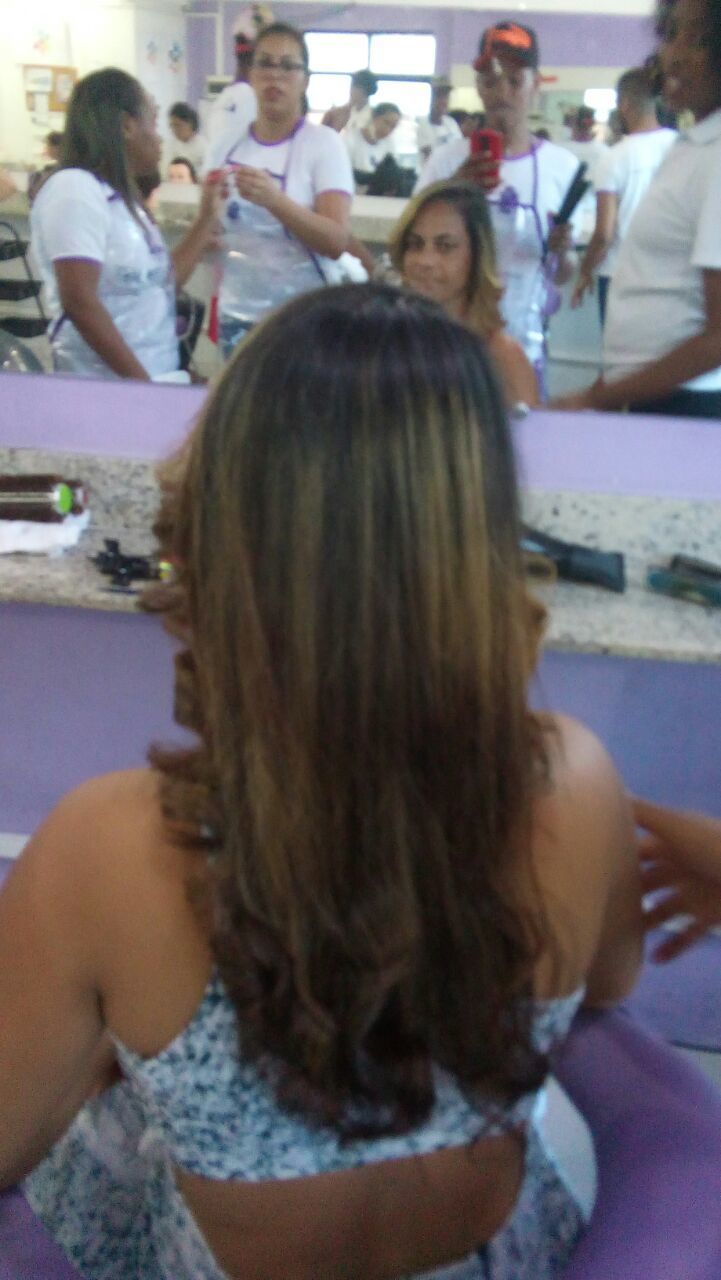 Finalizado cabelo estudante (cabeleireiro)