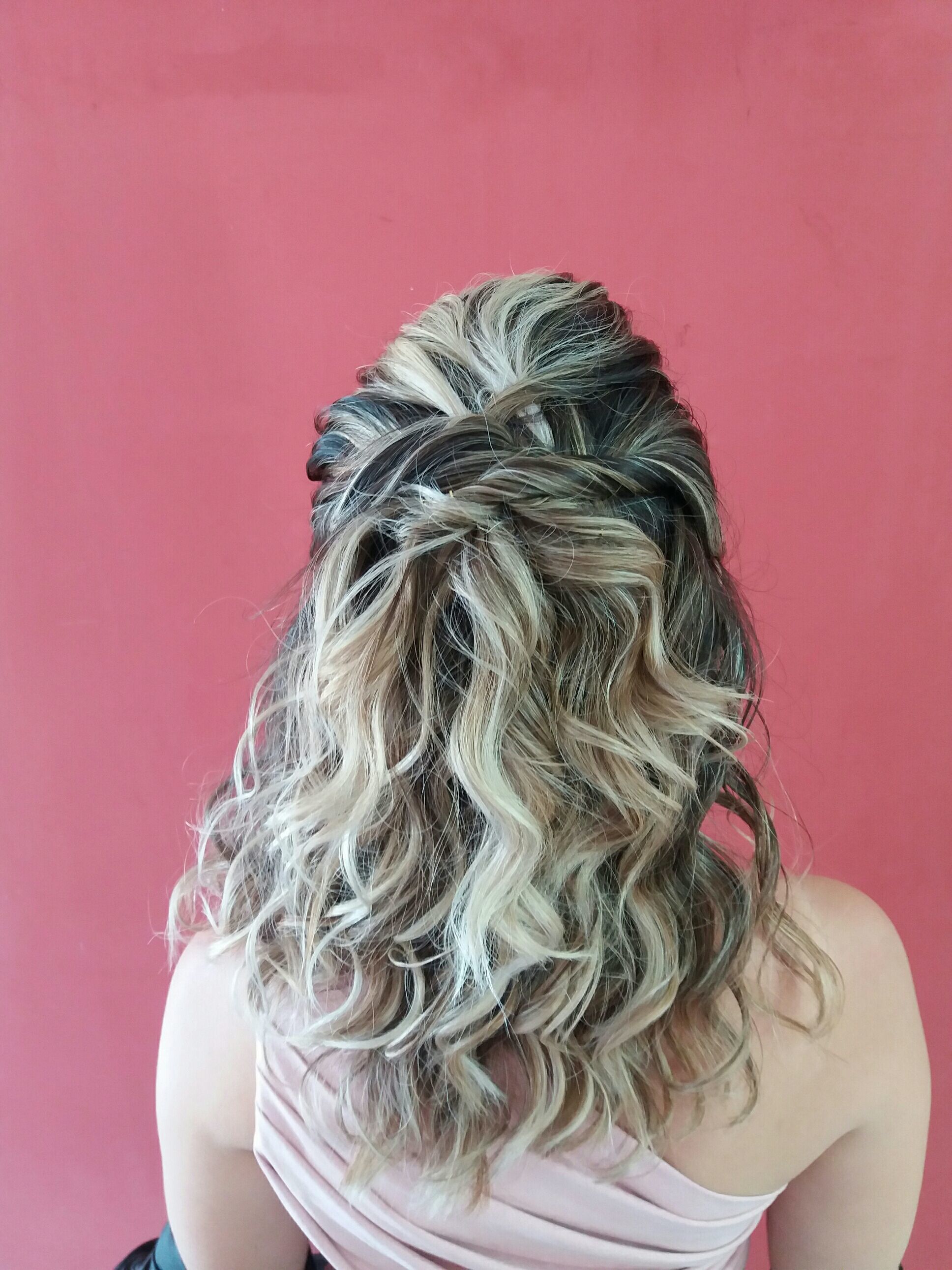 Penteado by Cris Menezes cabelo cabeleireiro(a)
