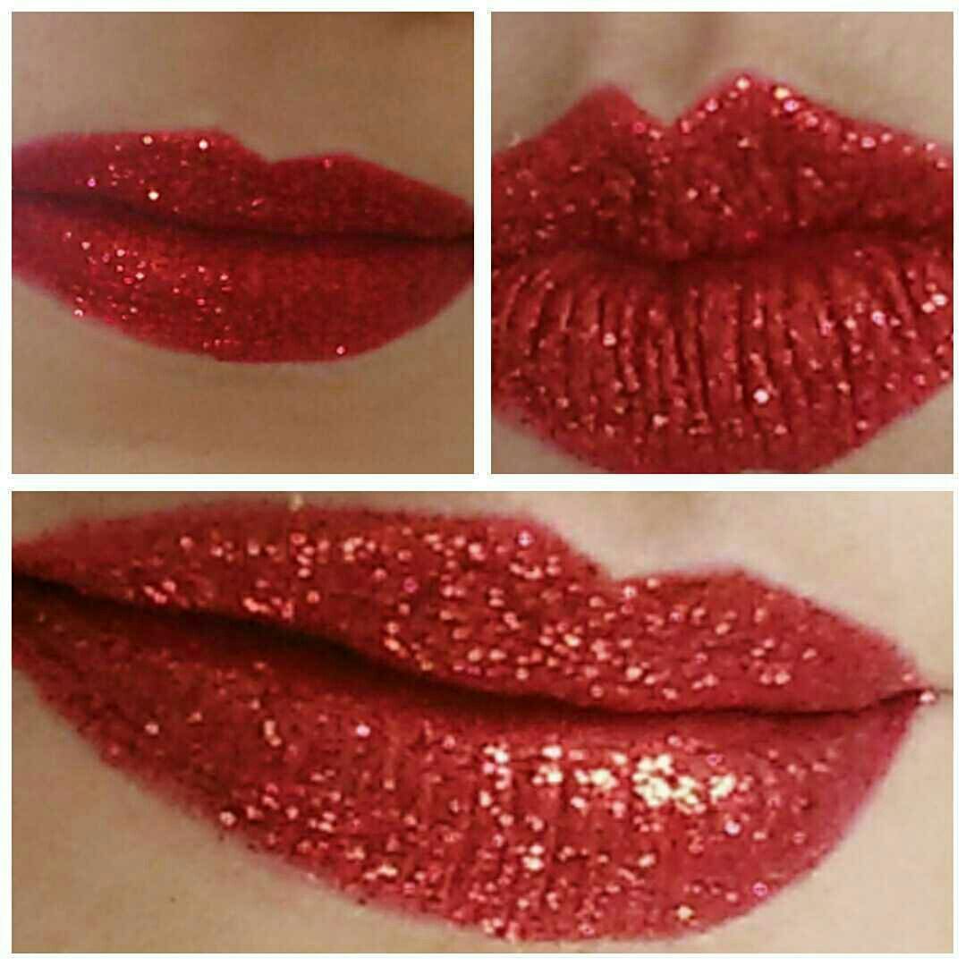 Testando batom com glitter maquiagem maquiador(a)