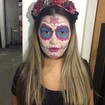 Maquiagem artística para festa à fantasia de Caveira Mexicana.