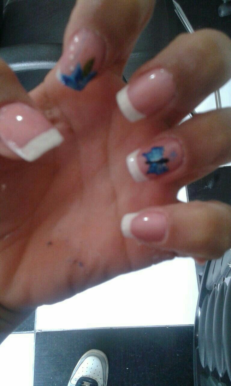 Unha postiça com desenho, e francesa . unha manicure e pedicure
