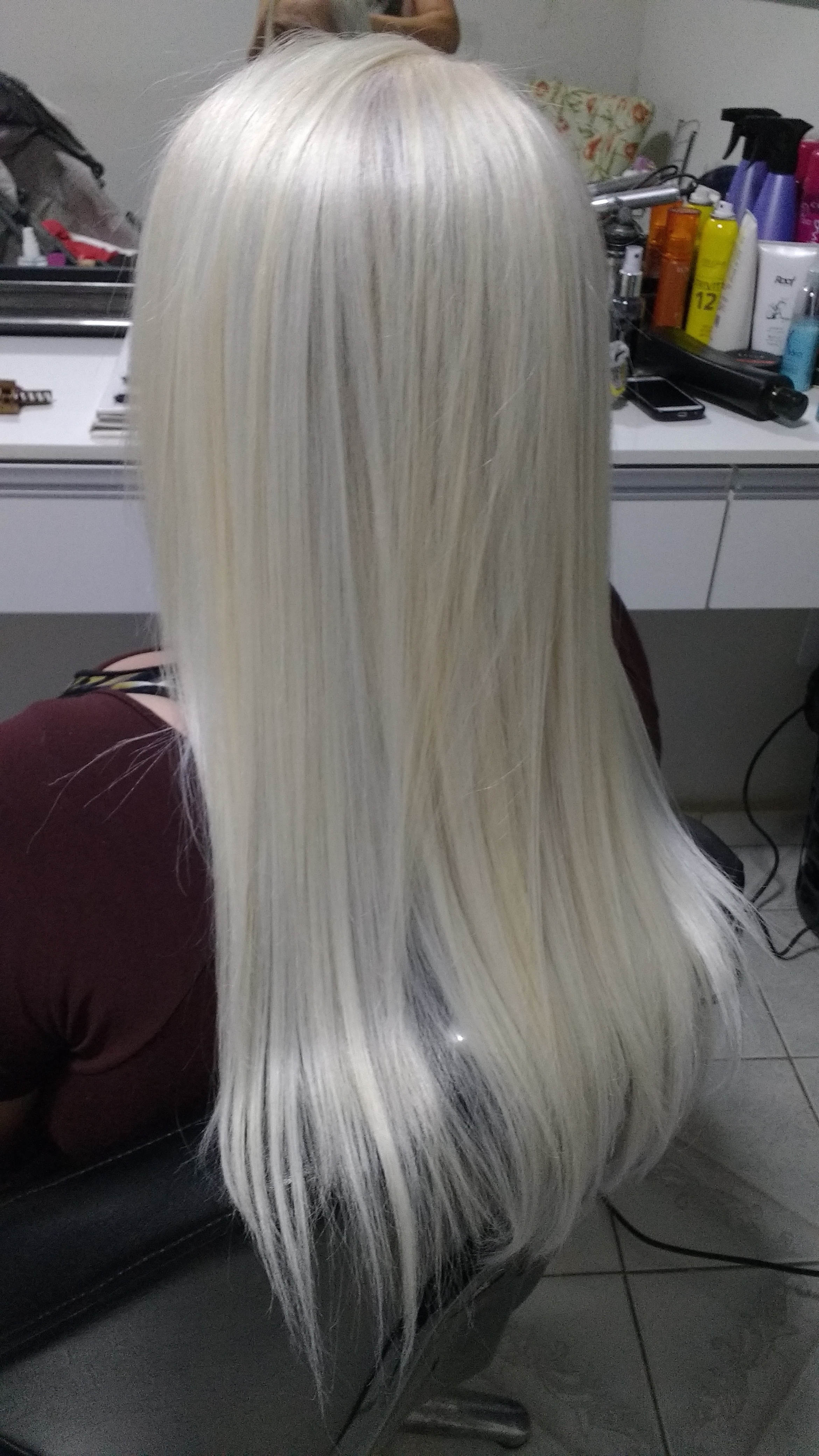 Blond global platinado. cabelo cabeleireiro(a)