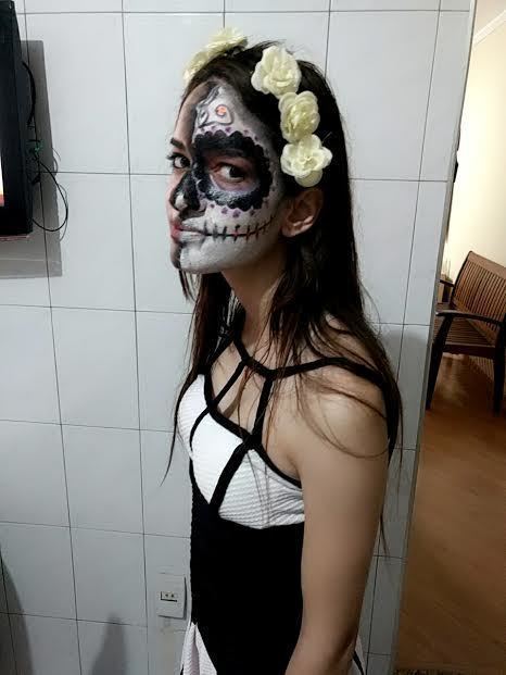 Uma maquiagem para festa a fantasia, super moderna.
#festa #festafantasia #caveiramexicana maquiagem auxiliar administrativo recepcionista maquiador(a)