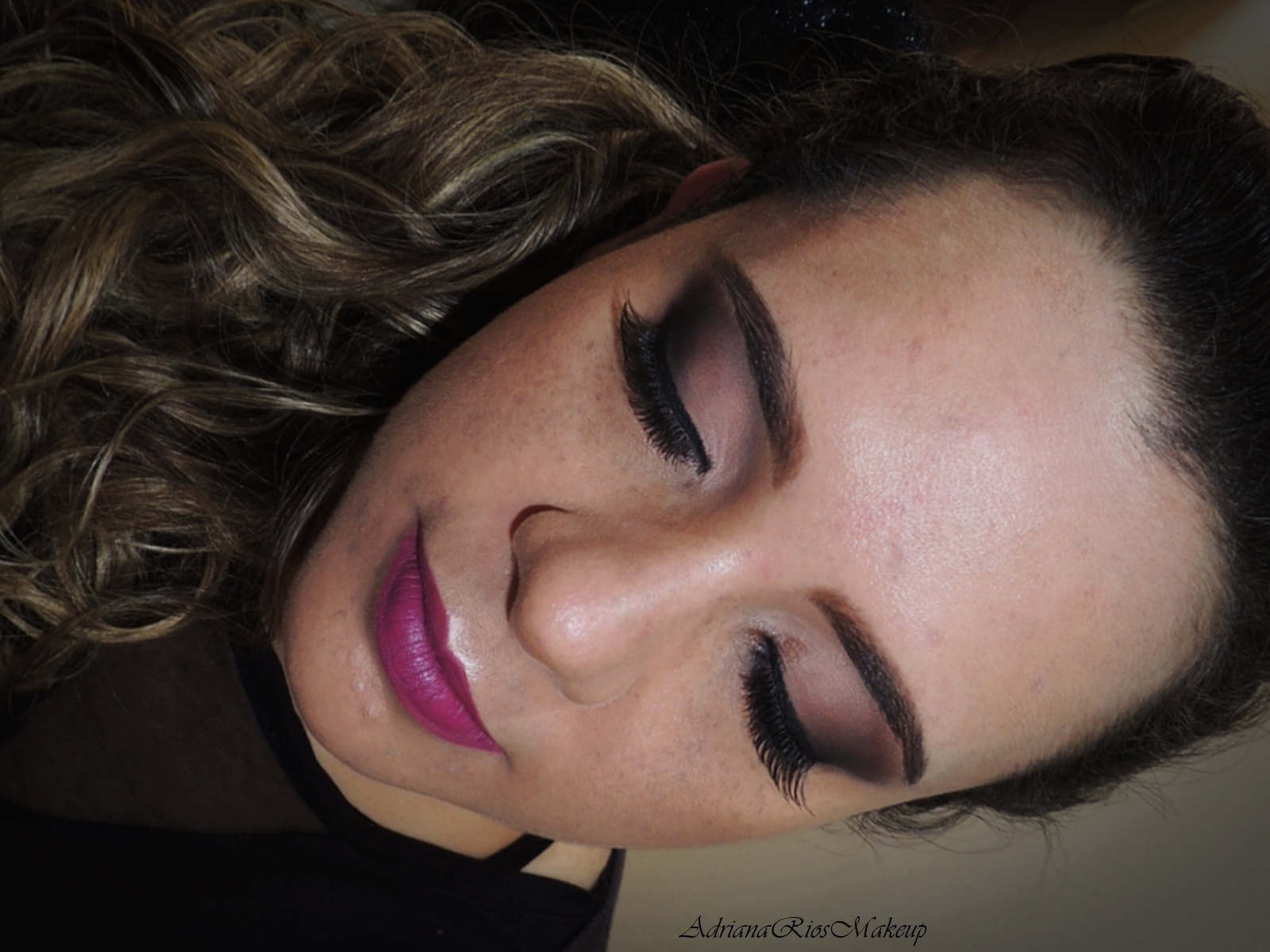 maquiagem maquiador(a) designer de sobrancelhas