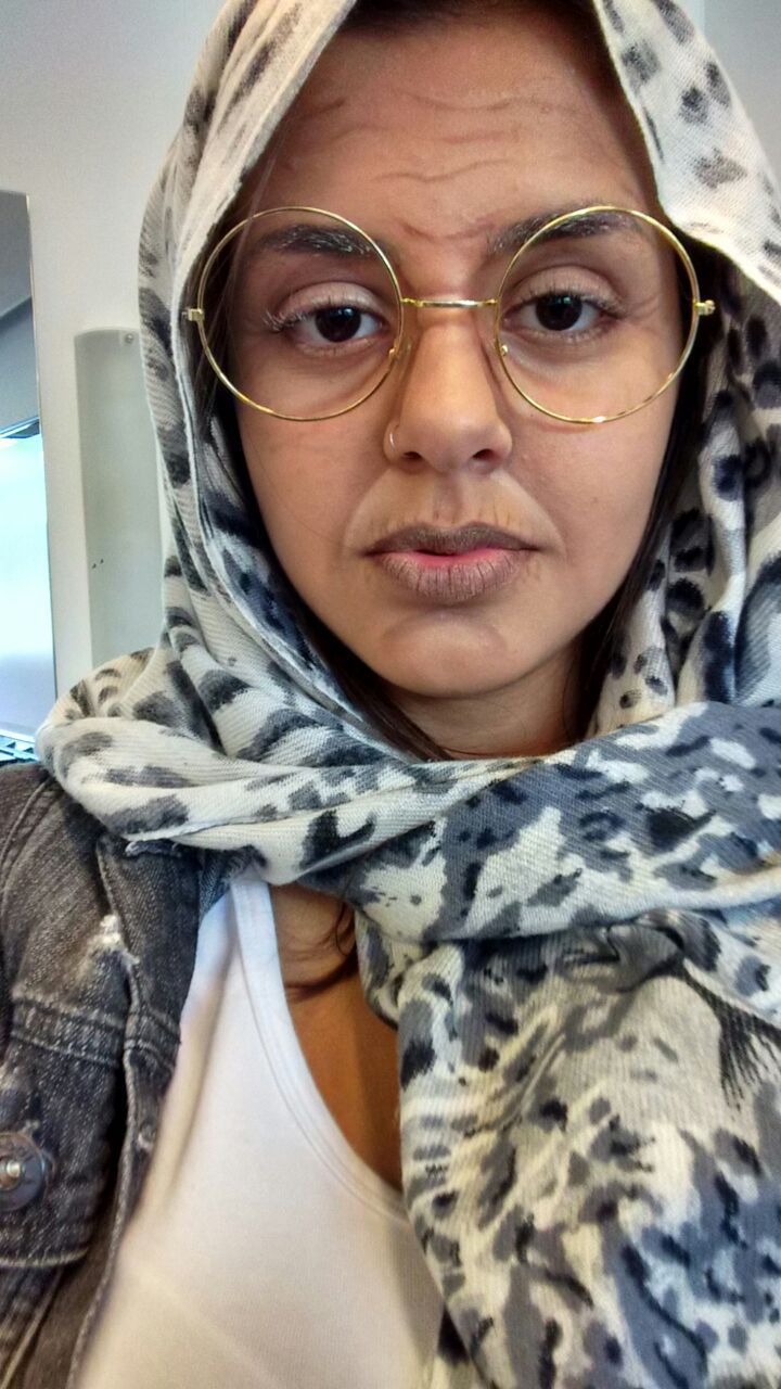 maquiagem designer de sobrancelhas estudante (maquiador)