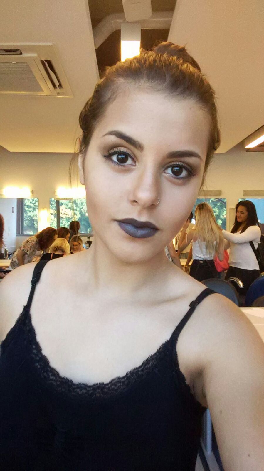 maquiagem designer de sobrancelhas estudante (maquiador)