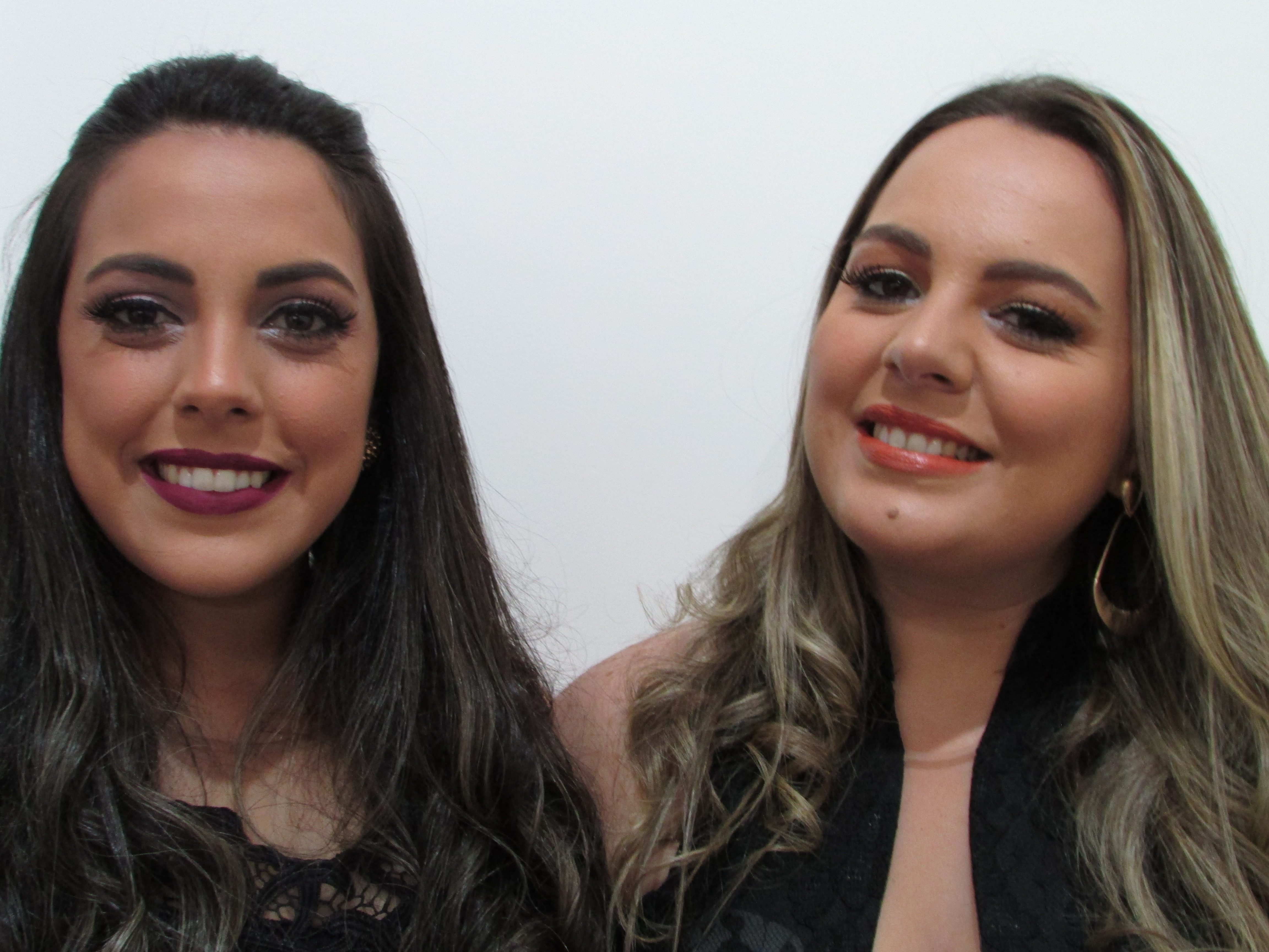 Bruna e Juliana Cervone. #Prontas maquiagem maquiador(a)