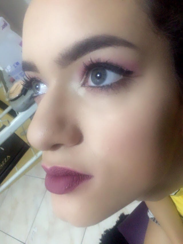 Maquiagem delicada para formatura. maquiagem auxiliar administrativo recepcionista maquiador(a)