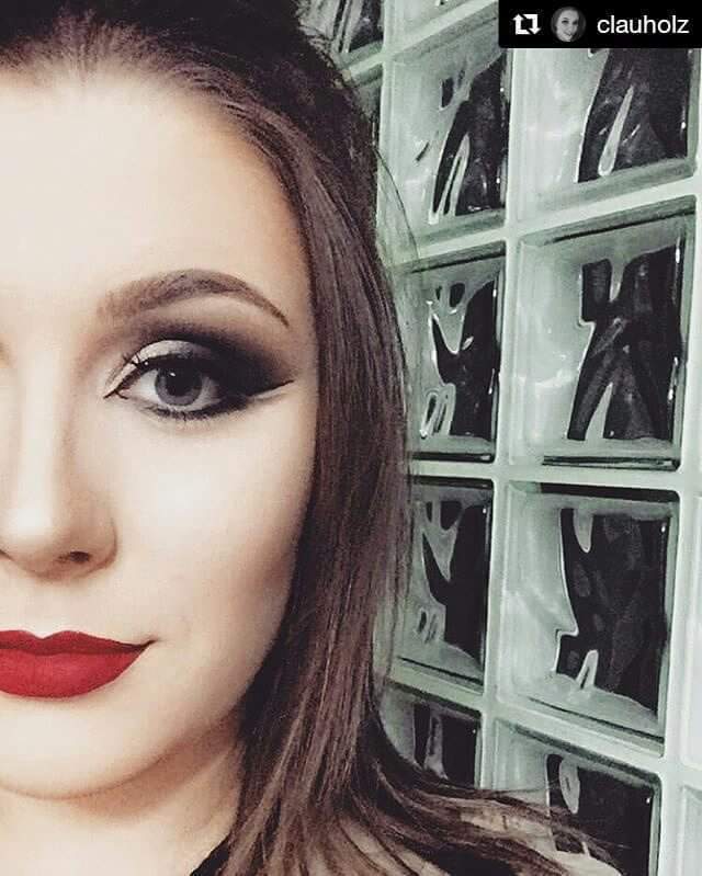 Respostando a foto dessa cliente linda!!! Estimado diagonal e lábios bem delineados ❤  maquiagem maquiador(a) designer de sobrancelhas cabeleireiro(a)