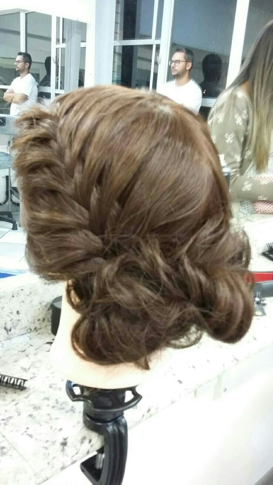 cabelo cabeleireiro(a) outros estudante auxiliar administrativo assistente esteticista