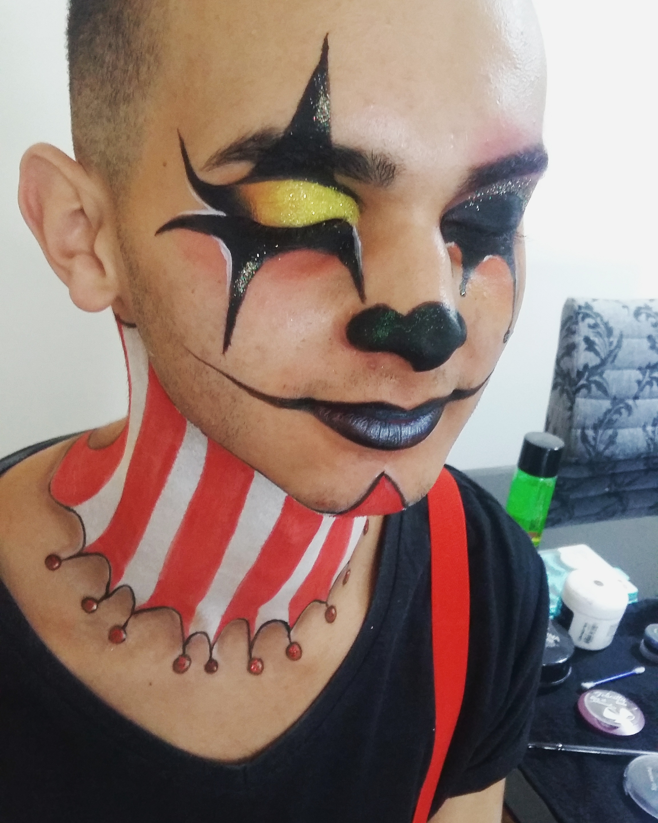 Maquiagem com tema de circo para feira cultural maquiagem maquiador(a)
