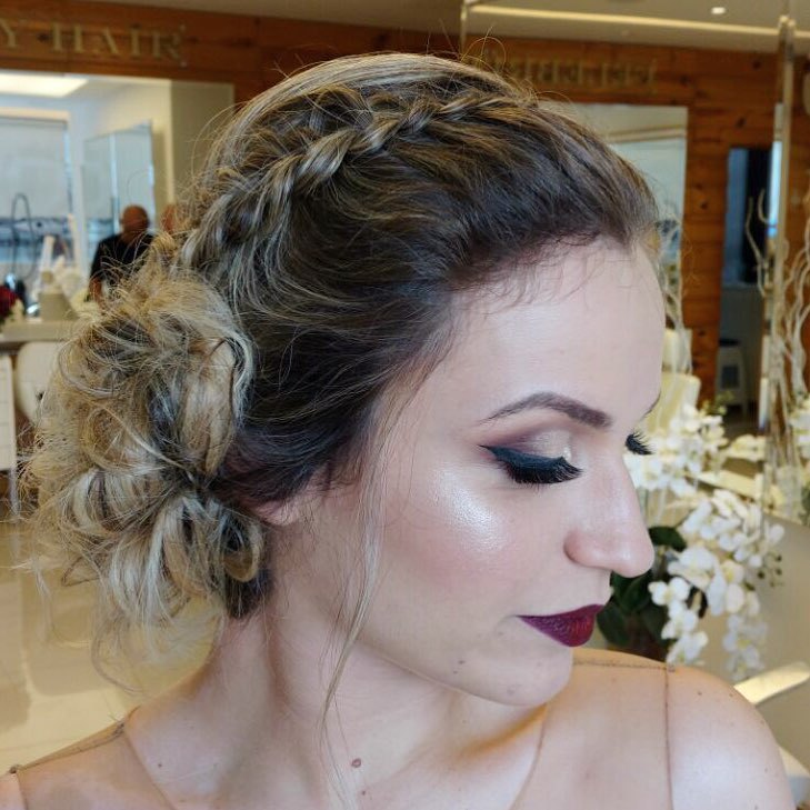 Maquiagem social para madrinha de casamento. Trabalho executado no Celebrity Hair. maquiagem maquiador(a)