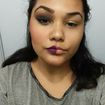 #thepowerofmakeup #opoderdamaquiagem um olho preto bem esfumado, com o o contorno bem marcado, batom matte roxo e contorno do nariz, sobrancelha definida e delineado de gatinho