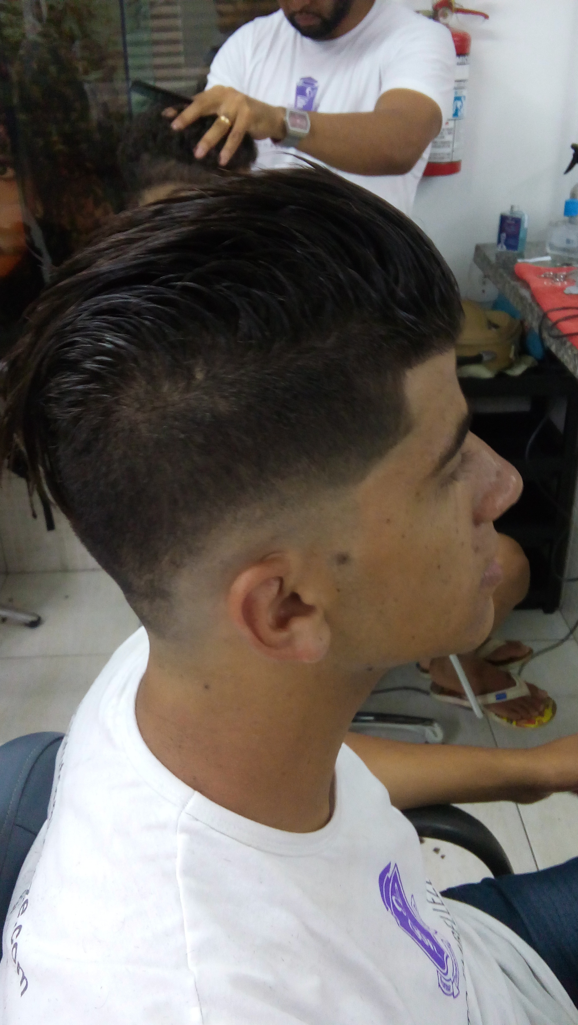 Corte Degradê Navalhado cabelo barbeiro(a)