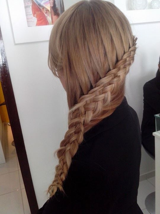 Trança de 4 pontas  cabelo cabeleireiro(a) maquiador(a) escovista stylist / visagista