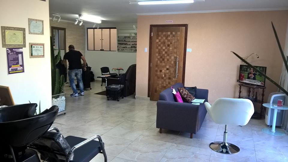espaço de espera e cabelo outros