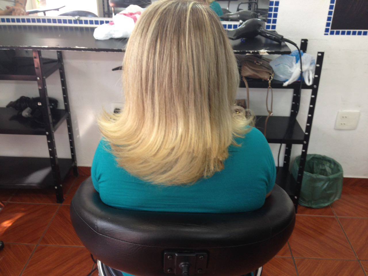 #Luzes #Retoque de raiz  cabelo cabeleireiro(a) auxiliar cabeleireiro(a) designer de sobrancelhas