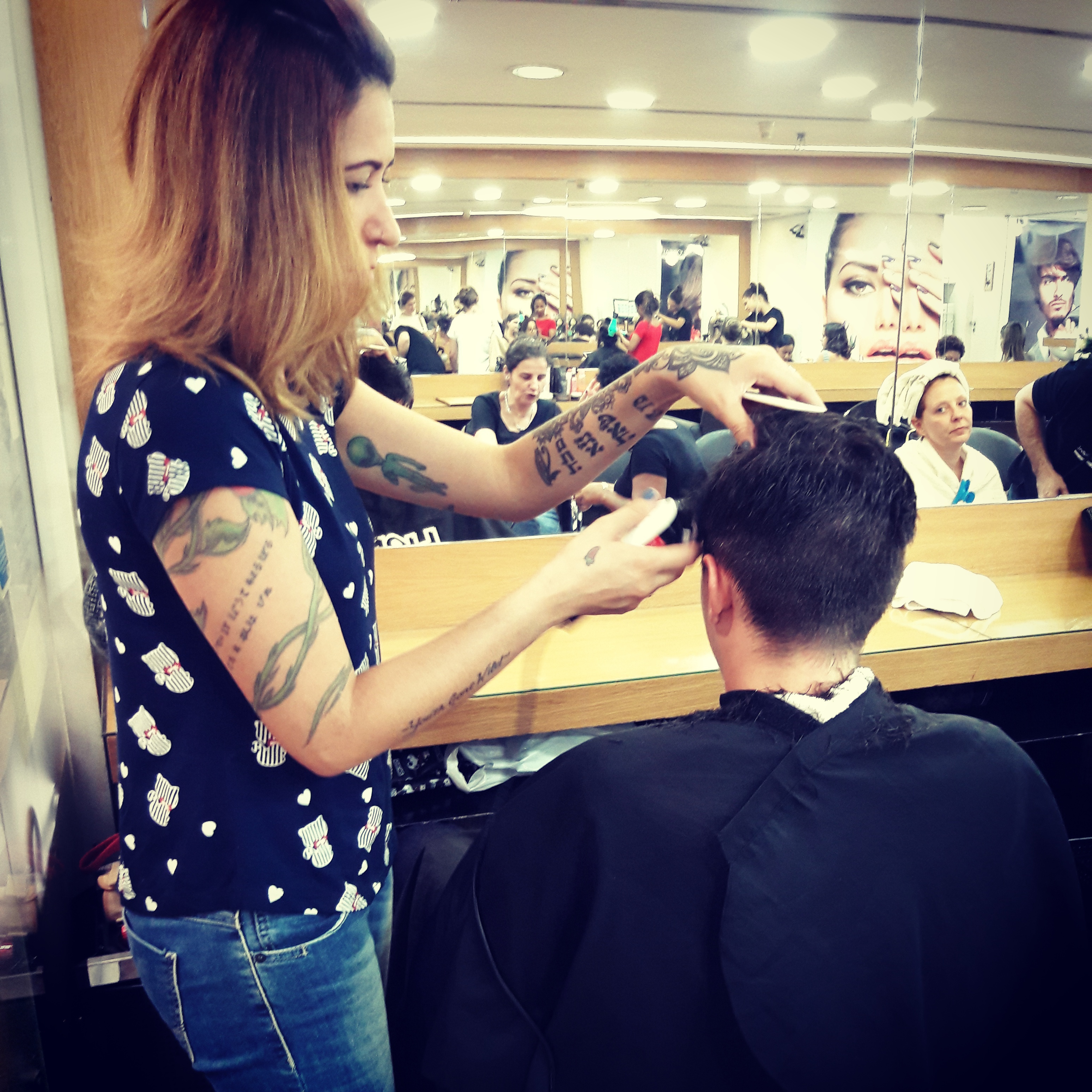 cabelo cabeleireiro(a) barbeiro(a) designer de sobrancelhas