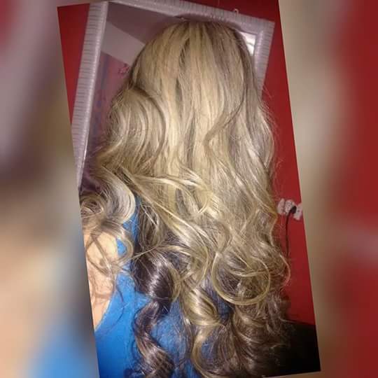 Mechas com escova com cachos cabelo cabeleireiro(a) esteticista