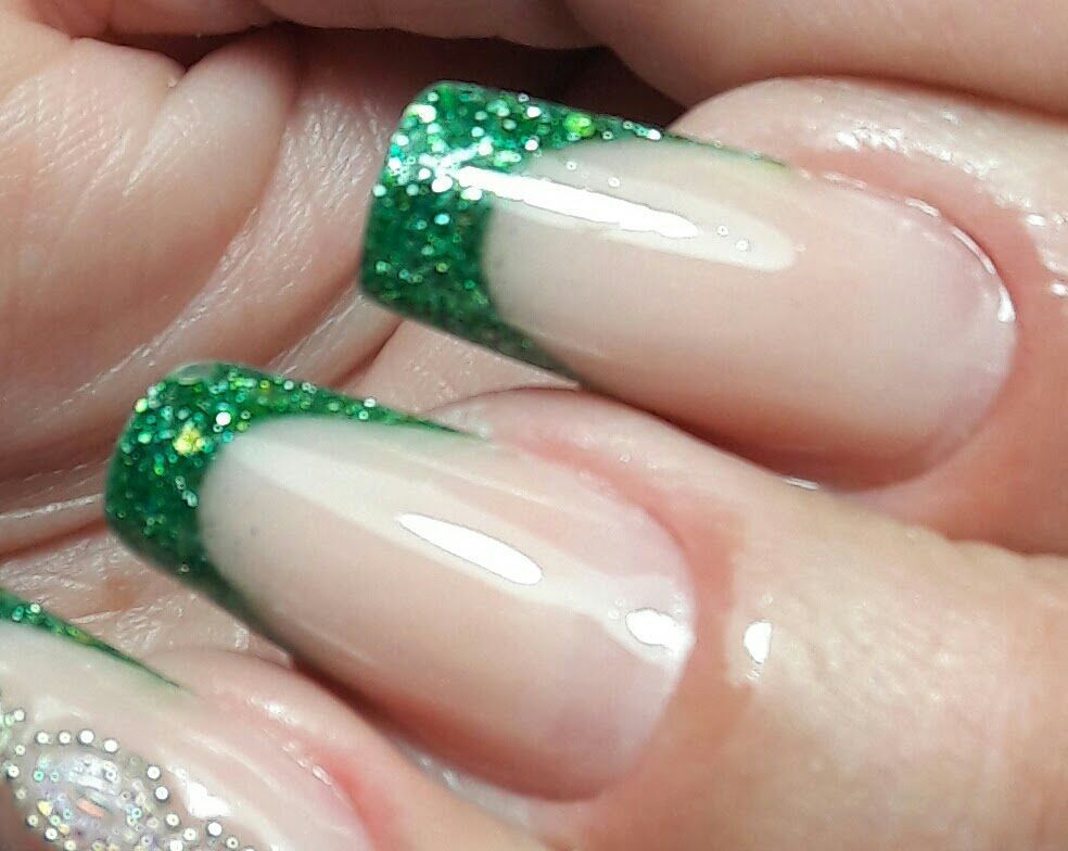 Detalhes.... corte contínuo e alongamento unha manicure e pedicure massoterapeuta
