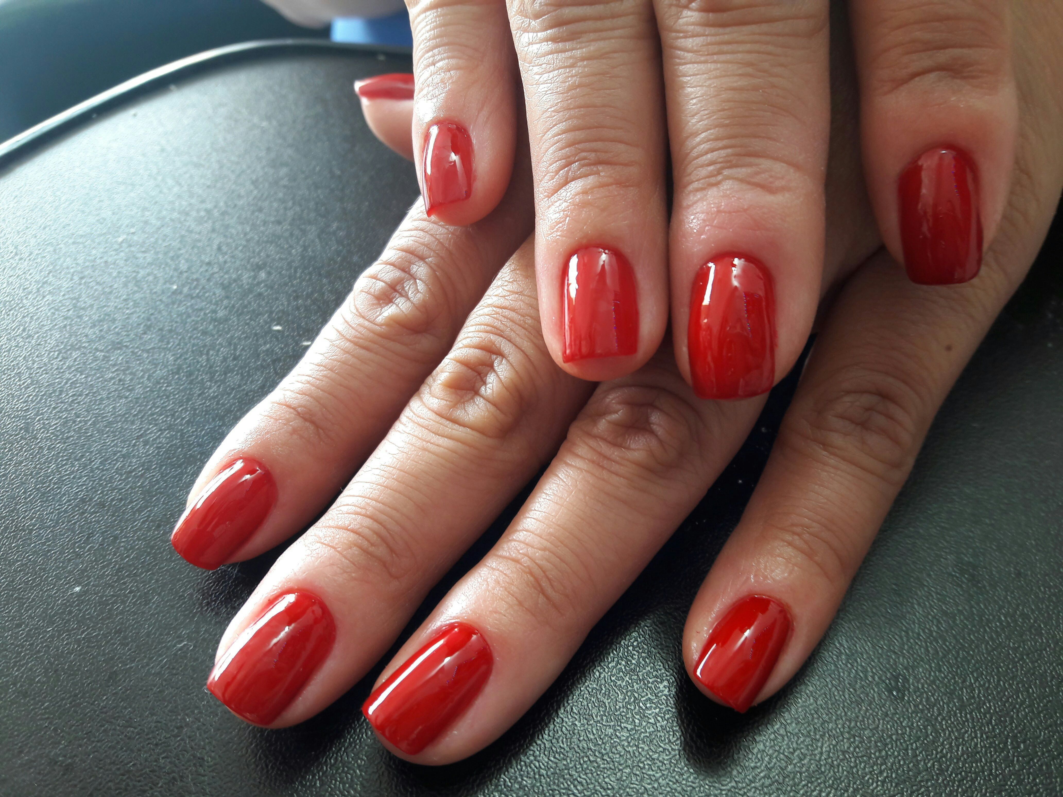 manicure e pedicure massoterapeuta