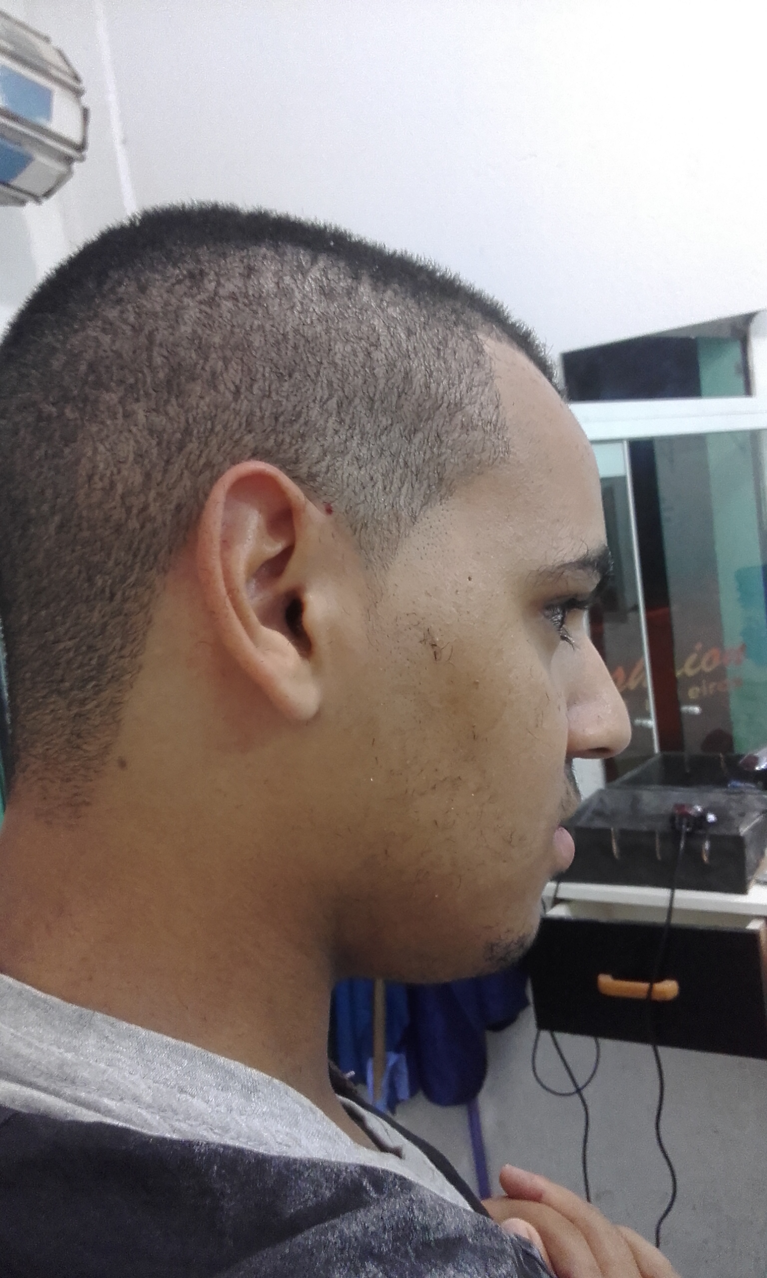 Corte no curso cabelo cabeleireiro(a)