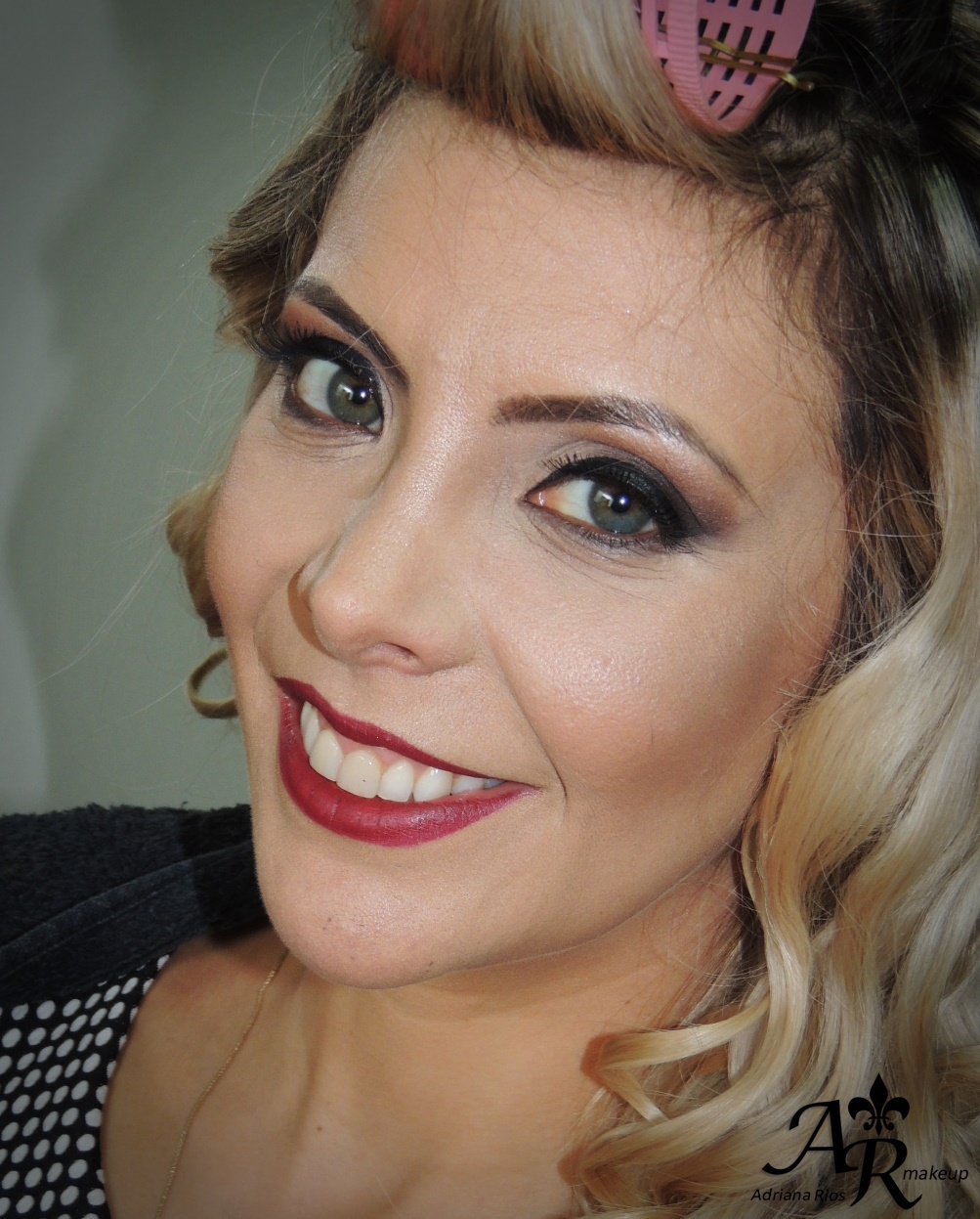 maquiagem maquiador(a) designer de sobrancelhas