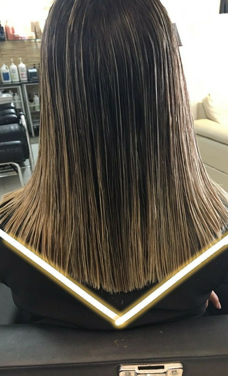 Precisão de um corte bem executado cabelo cabeleireiro(a) barbeiro(a) designer de sobrancelhas