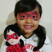 Maquiagem do personagem Ladybug. Usado tônico no rosto e aplicado sombra vermelha e preta para fazer a máscara