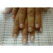 Unhas decoradas com florzinha