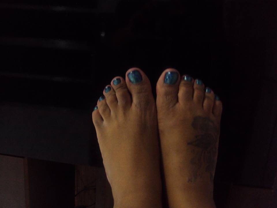 Quem disse que a francesinha deve ser branca, é da cor que eu quiser... unha manicure e pedicure depilador(a) designer de sobrancelhas barbeiro(a) cabeleireiro(a) recepcionista