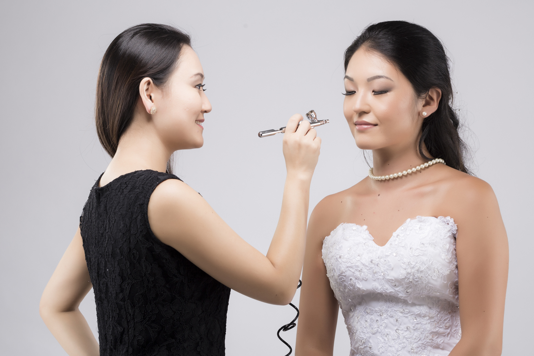 Airbrush maquiagem esteticista maquiador(a) massoterapeuta gerente administrativo designer de sobrancelhas aromaterapeuta vendedor(a) cosmetólogo(a) consultor(a) docente / professor(a)
