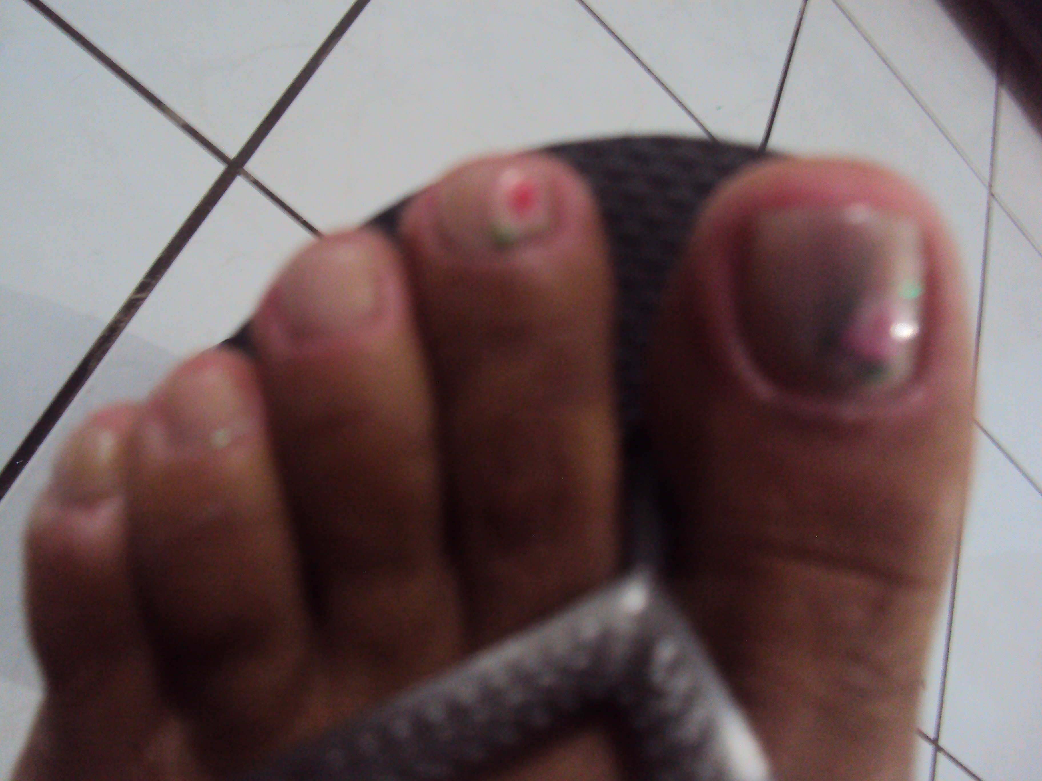 Gosto de tirar a cuticula no limite maximo para ficar um efeito mais limpo; unha manicure e pedicure depilador(a) designer de sobrancelhas barbeiro(a) cabeleireiro(a) recepcionista