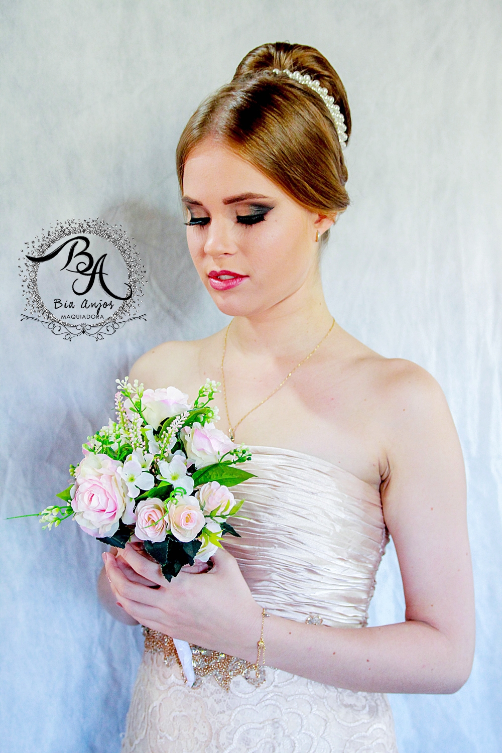 Linda noiva Michelle - Clássica e delicada! ♥
#maquiagem #maquiagemclássica #maquiagemdelicada #noiva #bride #maquiagemnoiva #bridalmakeup #casamentonapraia maquiagem maquiador(a)
