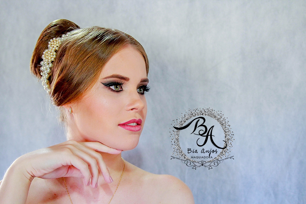 Linda noiva Michelle - Clássica e delicada! ♥
#maquiagem #maquiagemclássica #maquiagemdelicada #noiva #bride #maquiagemnoiva #bridalmakeup #casamentonapraia maquiagem maquiador(a)