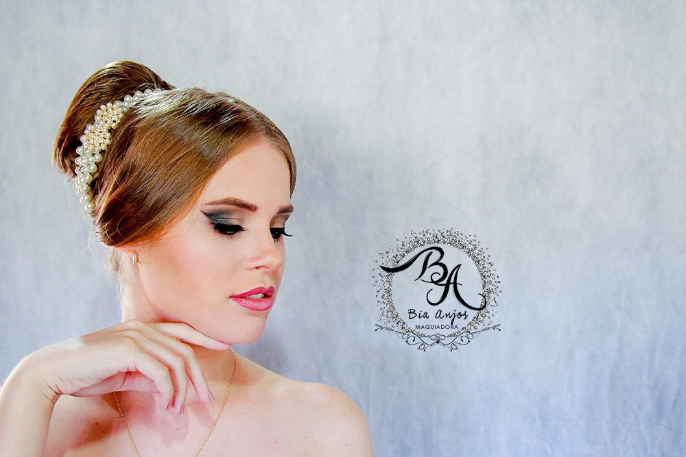 Linda noiva Michelle - Clássica e delicada! ♥
#maquiagem #maquiagemclássica #maquiagemdelicada #noiva #bride #maquiagemnoiva #bridalmakeup #casamentonapraia maquiagem maquiador(a)