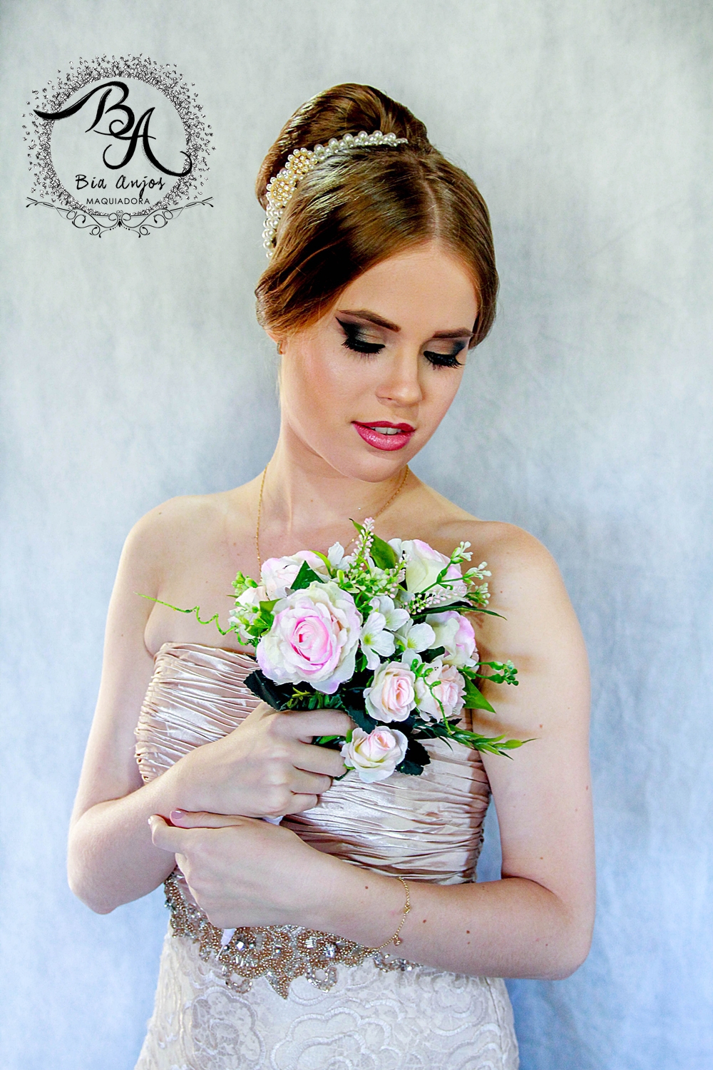 Linda noiva Michelle - Clássica e delicada! ♥
#maquiagem #maquiagemclássica #maquiagemdelicada #noiva #bride #maquiagemnoiva #bridalmakeup #casamentonapraia maquiagem maquiador(a)