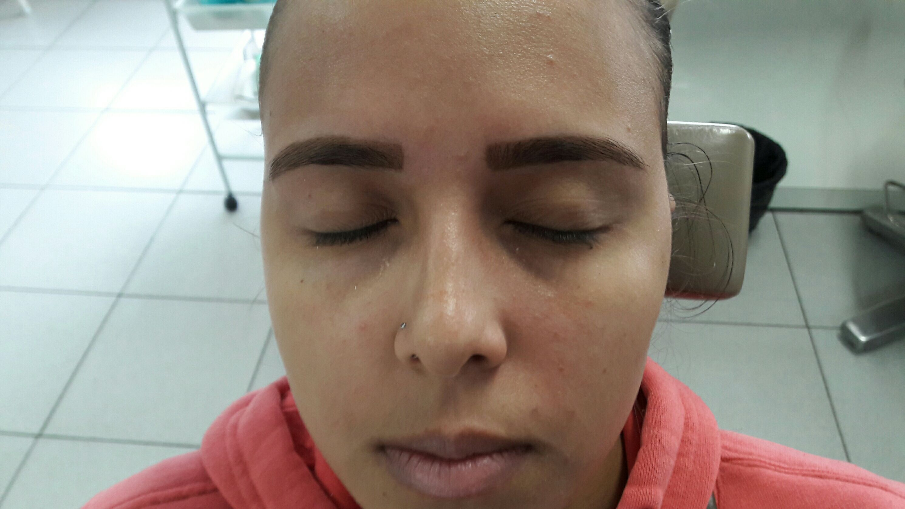 Design de sobrancelha, com Henna. estética maquiador(a)